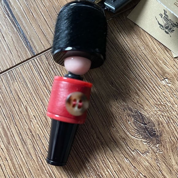 AUTHENTIC BURBERRY-NWT Queen’s Guard Keychain - Picture 7 of 14
